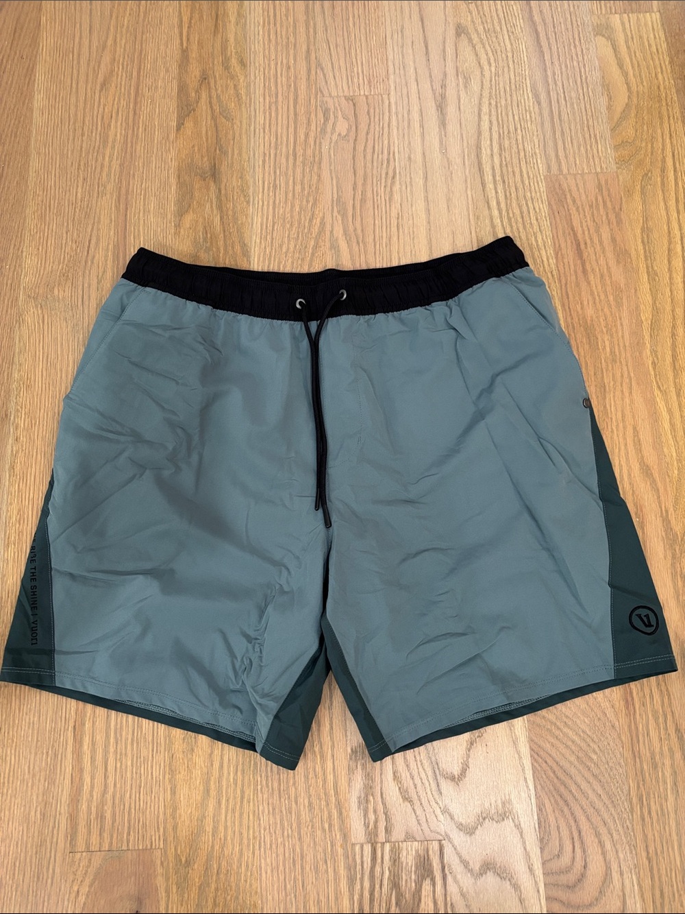 Vuori Chromatic Men’s Kore Shorts 7.5”